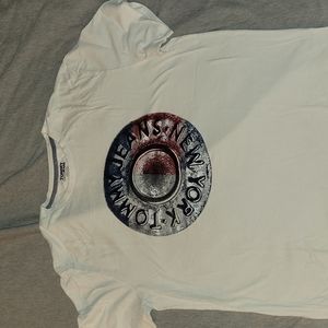 Tommy Hilfiger T shirt